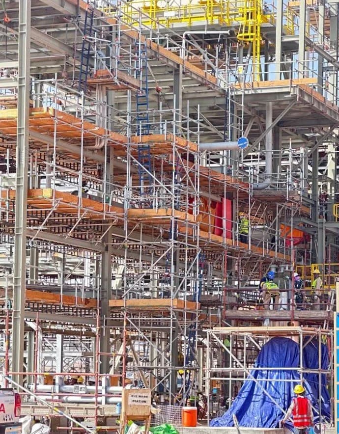 Suspended scaffolding for industrial access